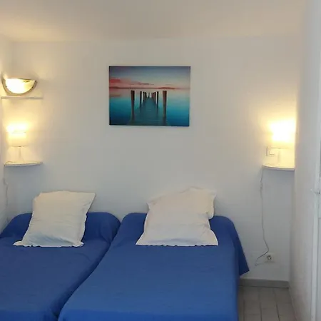 Riviera 2*