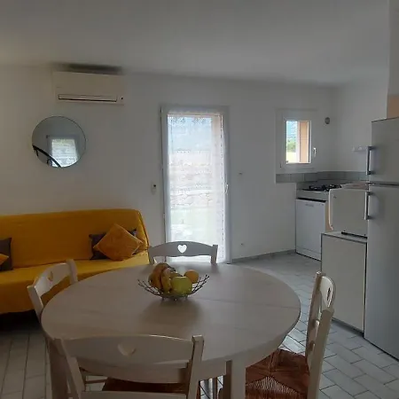 Ξενοδοχείο με διαμερίσματα Riviera 2*