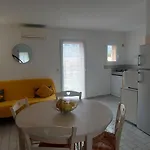 Ξενοδοχείο με διαμερίσματα Riviera 3*