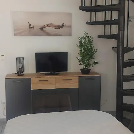 מלון דירות Riviera 3*