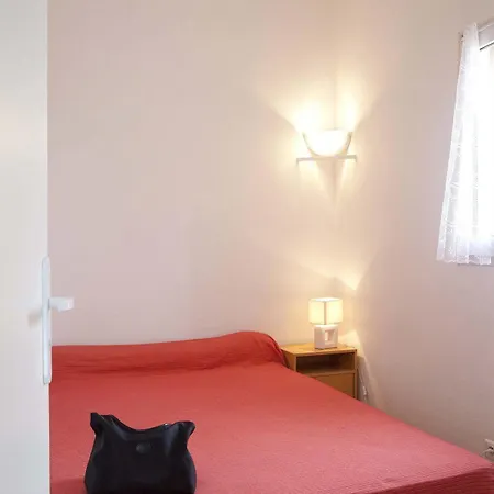 Riviera מלון דירות 3*